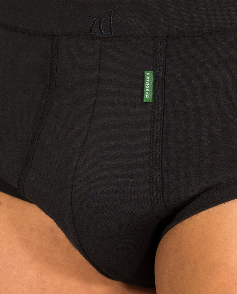 Fly front brief Saturno soya yarn