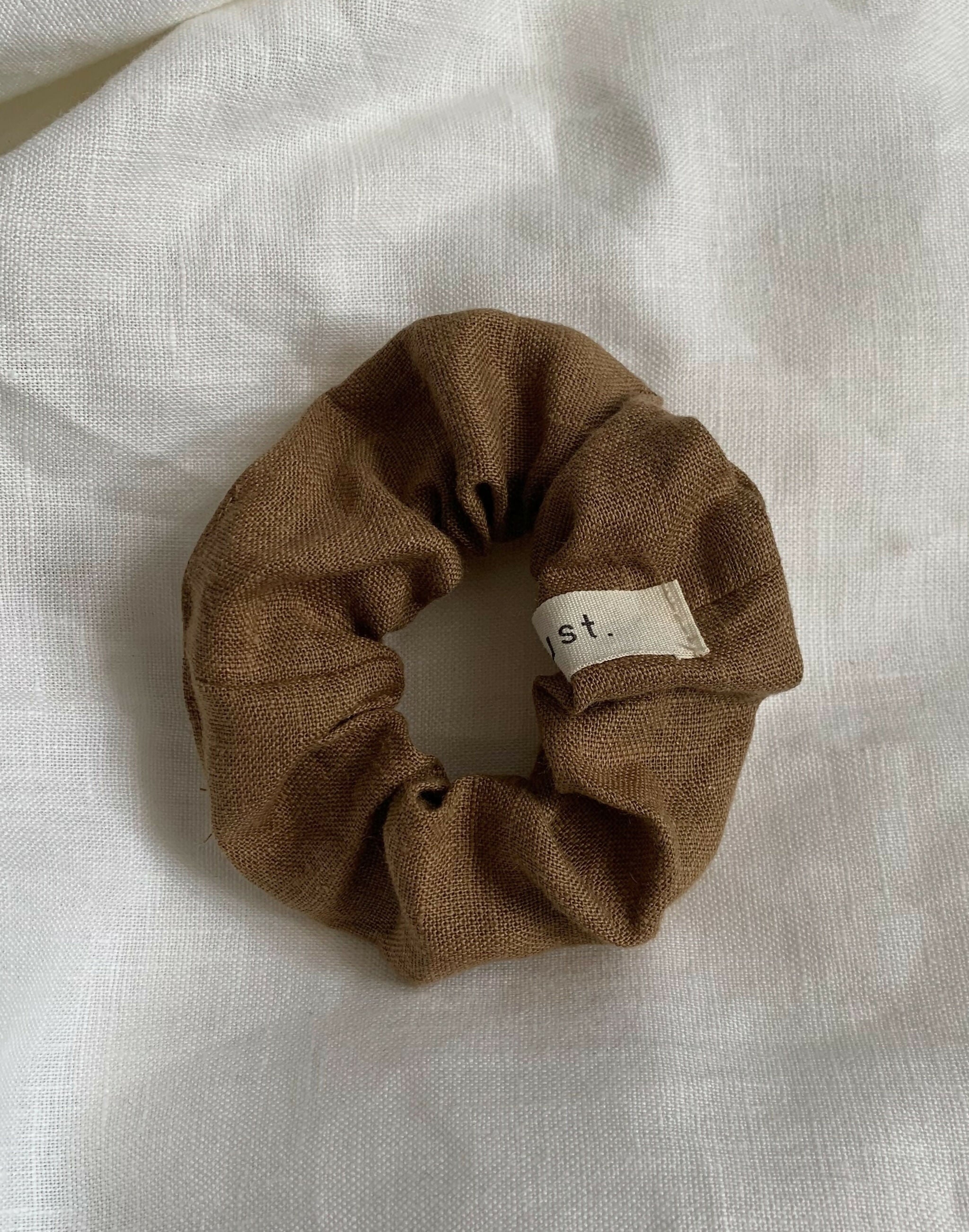Linen scrunchie Milk chocolate