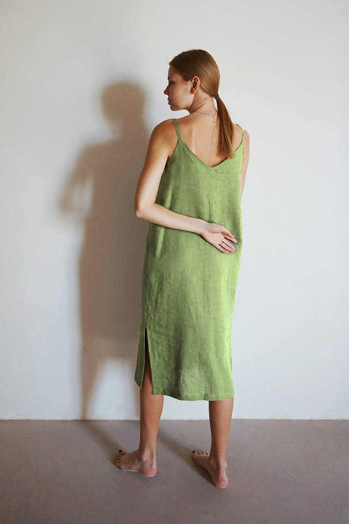 Linen v-dress green 2