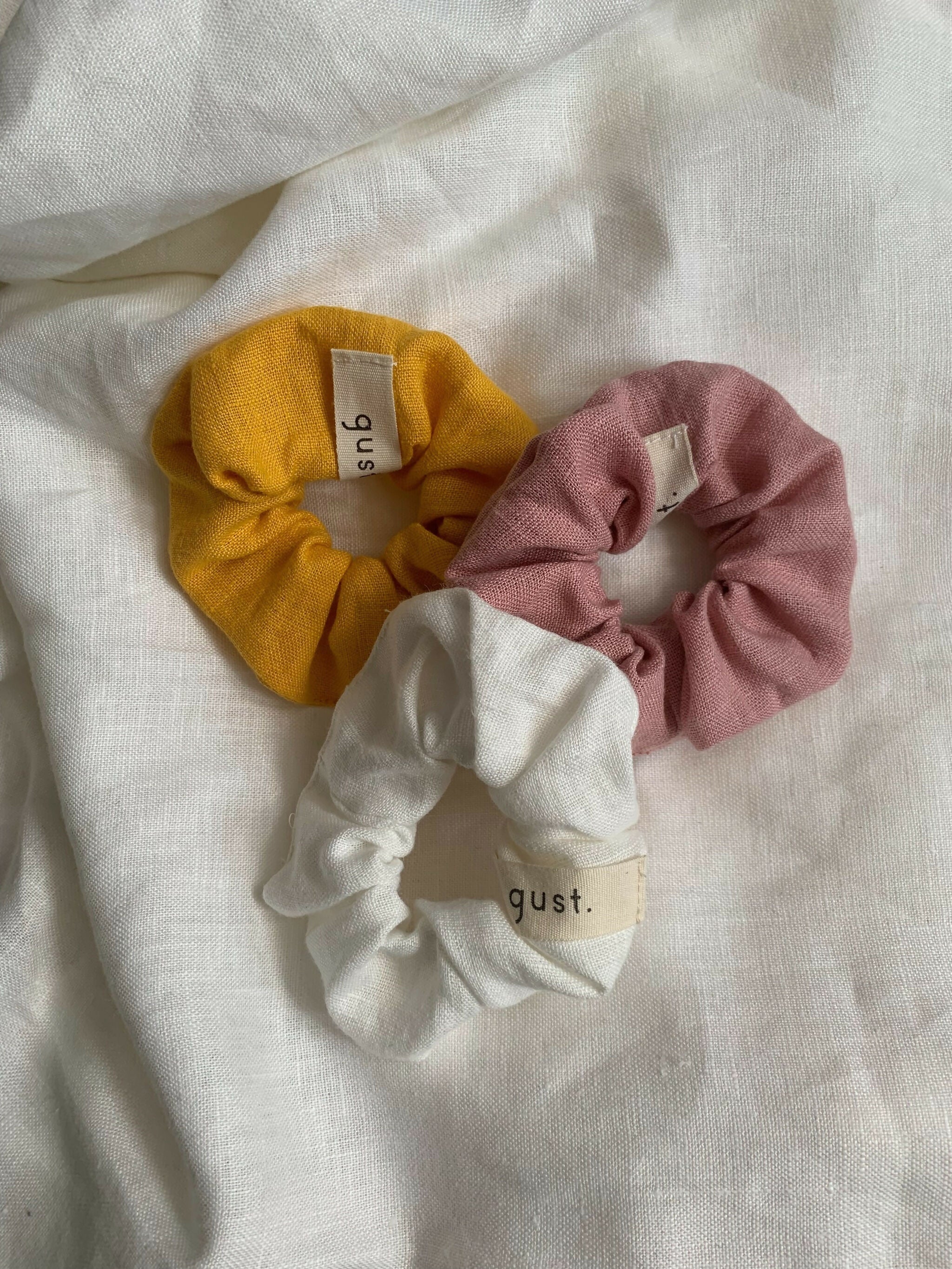 Scrunchie trio organic linen 4