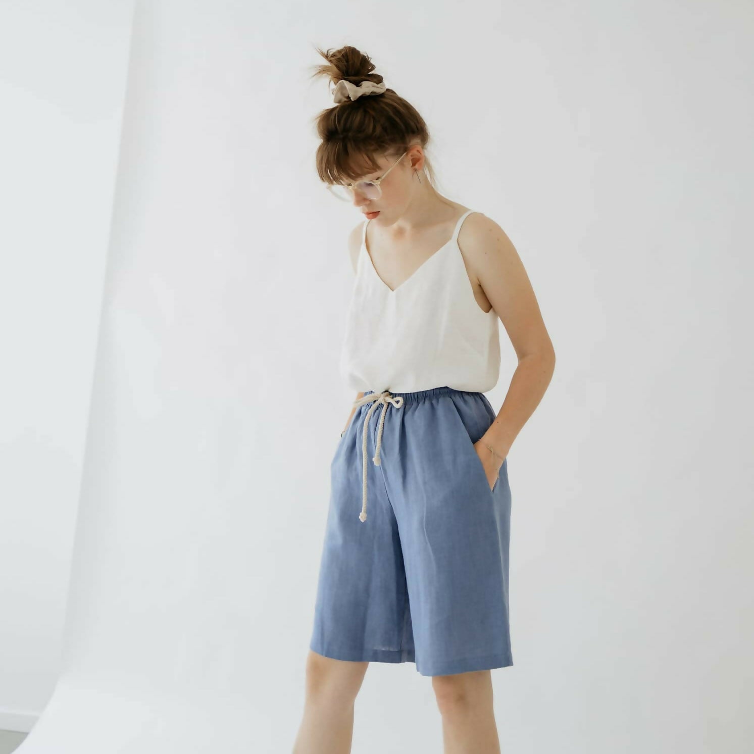 Linen shorts blue 2