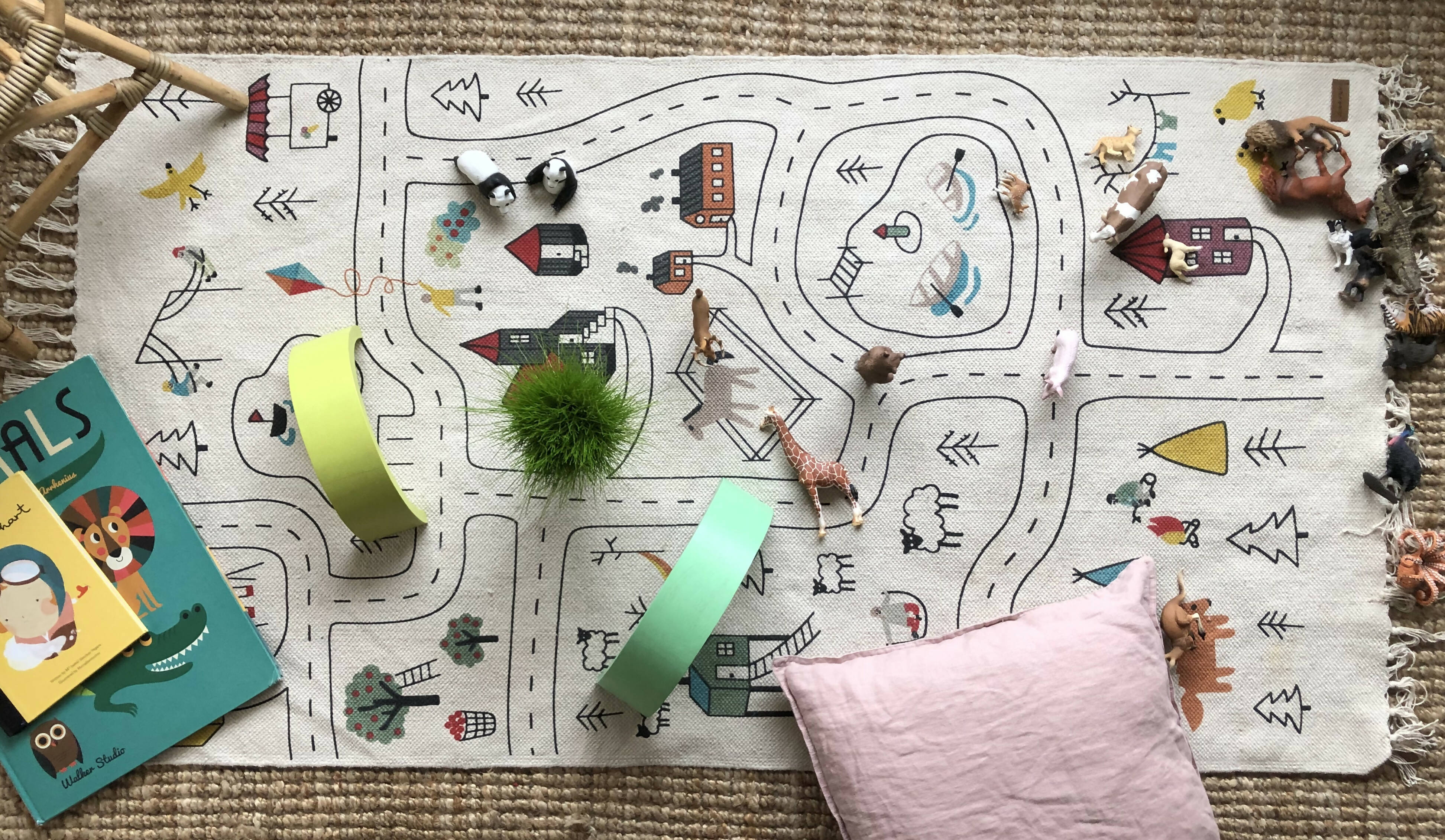 LITTLE EXPLORER’S PLAY RUG