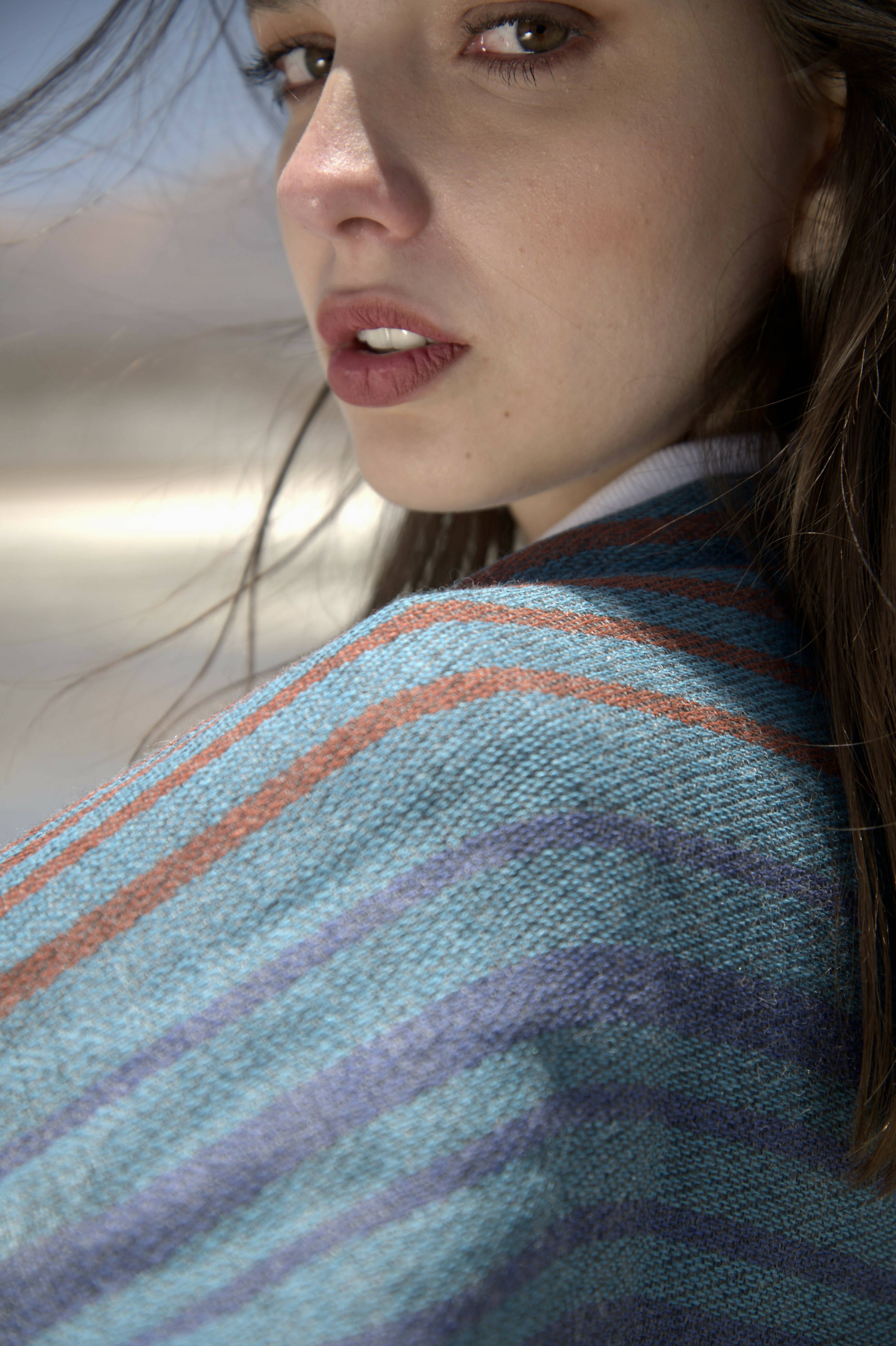 Schal mit abgestuften Streifen