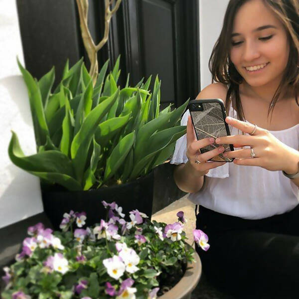 Organisches Gehäuse – Skelettblätter